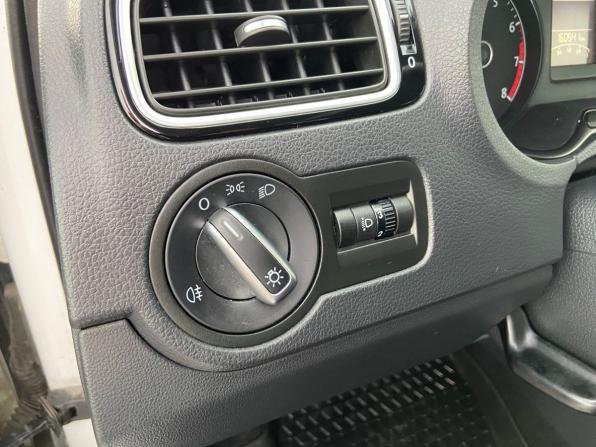 Volkswagen Polo V Рестайлинг с пробегом 2019 года, цена 1 198 000 рублей, 160500 км, седан, Автокод Объявления