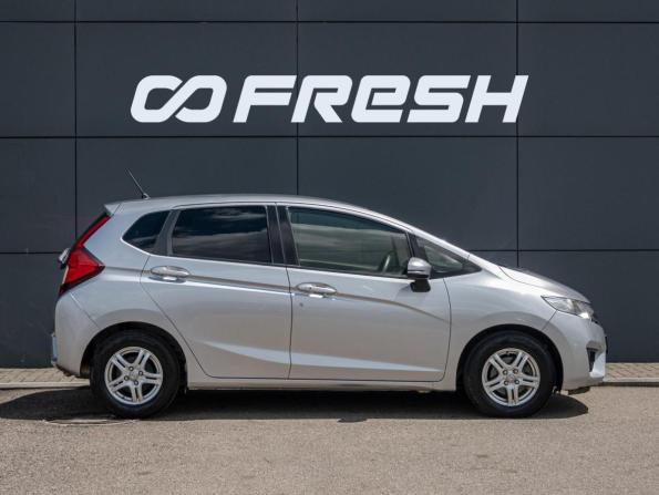 Honda Fit III с пробегом 2015 года, цена 940 000 рублей, 130675 км, хэтчбек, Автокод Объявления