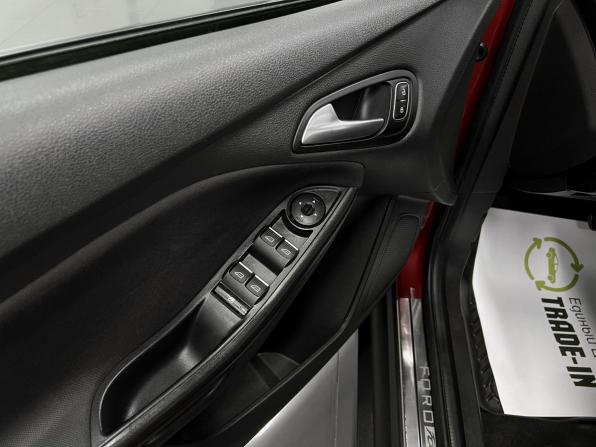 Ford Focus III Рестайлинг с пробегом 2018 года, цена 995 000 рублей, 67602 км, хэтчбек, Автокод Объявления