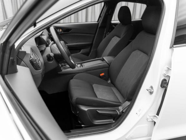 Mazda CX-4 I Рестайлинг с пробегом 2023 года, цена 2 840 000 рублей, 35757 км, внедорожник, Автокод Объявления
