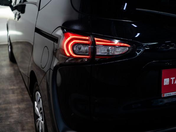 Toyota Sienta II Рестайлинг с пробегом 2019 года, цена 1 415 000 рублей, 100360 км, компактвэн, Автокод Объявления