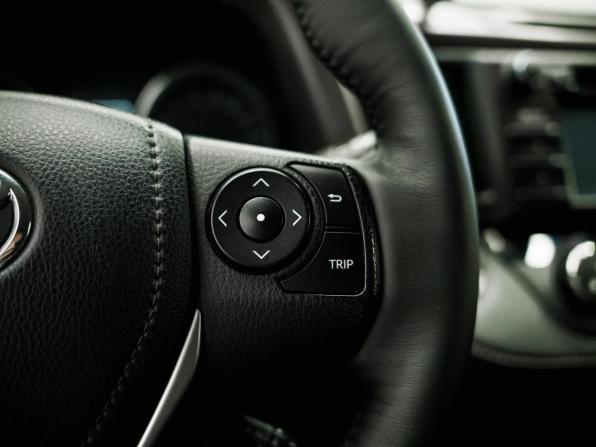 Toyota RAV4 IV (XA40) Рестайлинг с пробегом 2016 года, цена 2 300 000 рублей, 98178 км, внедорожник, Автокод Объявления