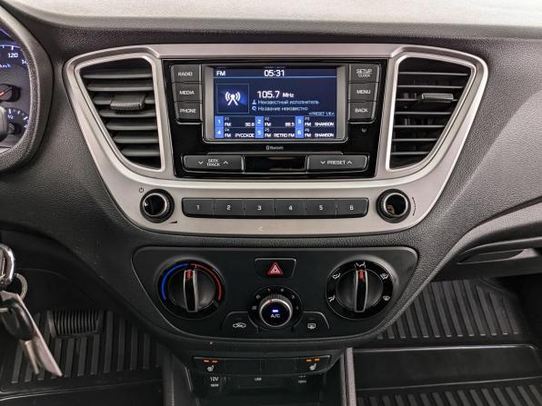 Hyundai Solaris II Рестайлинг с пробегом 2021 года, цена 1 470 000 рублей, 99035 км, седан, Автокод Объявления