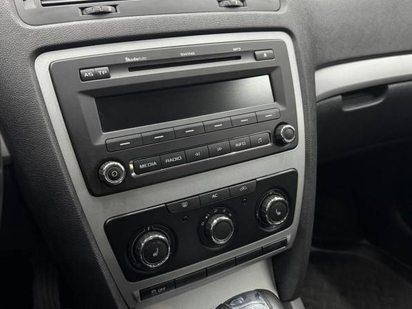 Skoda Octavia II (A5) Рестайлинг с пробегом 2011 года, цена 959 900 рублей, 138800 км, лифтбек, Автокод Объявления