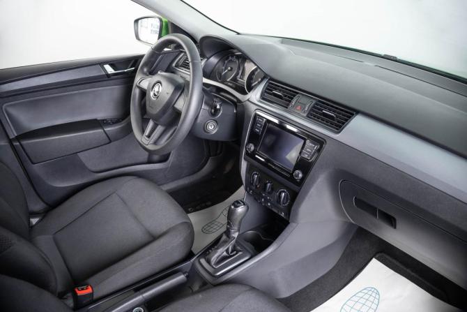 Skoda Rapid I Рестайлинг с пробегом 2018 года, цена 1 259 000 рублей, 120000 км, седан, Автокод Объявления