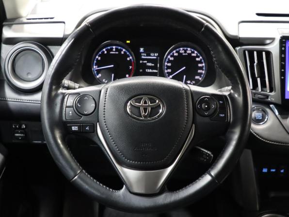 Toyota RAV4 IV (XA40) Рестайлинг с пробегом 2017 года, цена 2 290 000 рублей, 138000 км, внедорожник, Автокод Объявления