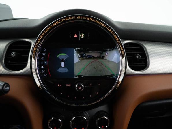 Mini Hatch III (F55/F56) Рестайлинг 2 с пробегом 2021 года, цена 3 799 000 рублей, 66279 км, хэтчбек, Автокод Объявления