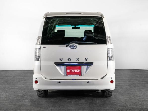 Toyota Voxy I (R60) с пробегом 2006 года, цена 1 050 000 рублей, 303801 км, компактвэн, Автокод Объявления