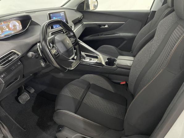 Peugeot 5008 II с пробегом 2018 года, цена 1 699 000 рублей, 211286 км, внедорожник, Автокод Объявления