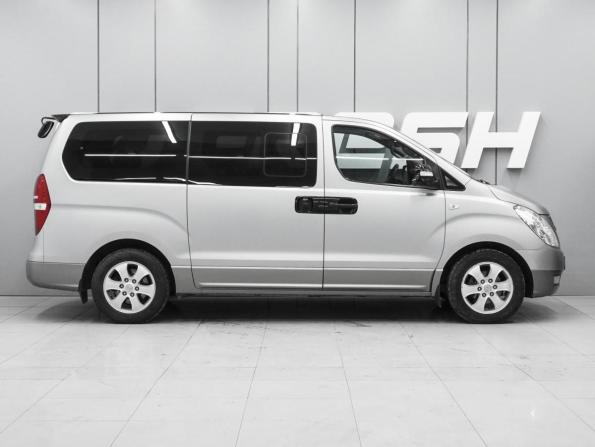 Hyundai Grand Starex I с пробегом 2013 года, цена 2 280 000 рублей, 133502 км, минивэн, Автокод Объявления