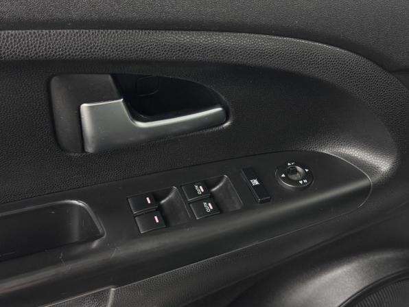 Kia Venga I Рестайлинг с пробегом 2016 года, цена 1 069 000 рублей, 110000 км, компактвэн, Автокод Объявления