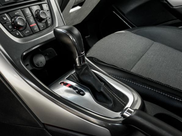 Opel Astra J Рестайлинг с пробегом 2012 года, цена 720 000 рублей, 173406 км, хэтчбек, Автокод Объявления