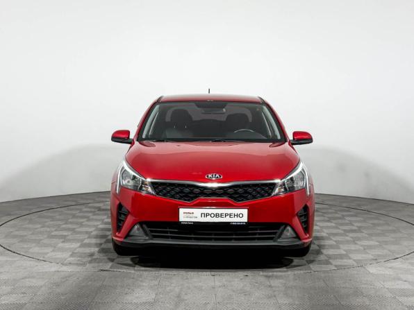 Kia Rio IV Рестайлинг с пробегом 2021 года, цена 1 390 000 рублей, 125074 км, седан, Автокод Объявления