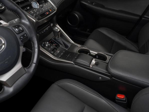 Lexus NX I Рестайлинг с пробегом 2019 года, цена 3 380 000 рублей, 89652 км, внедорожник, Автокод Объявления