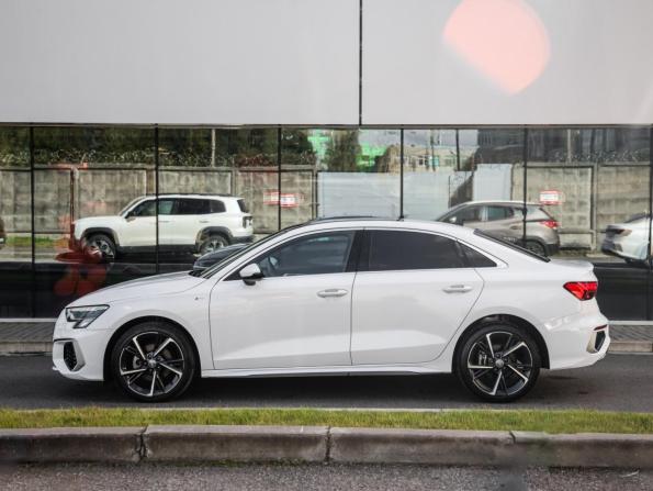 Audi A3 IV (8Y) с пробегом 2021 года, цена 3 099 000 рублей, 27915 км, седан, Автокод Объявления