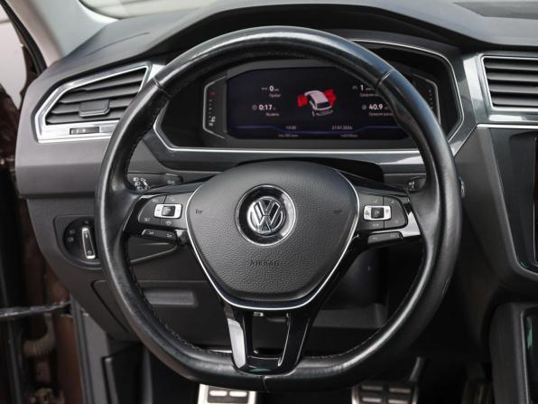 Volkswagen Tiguan II с пробегом 2019 года, цена 2 079 000 рублей, 140545 км, внедорожник, Автокод Объявления