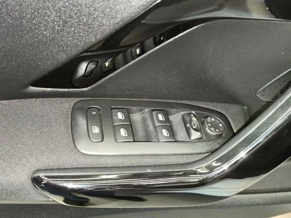 Peugeot 208 I с пробегом 2013 года, цена 520 000 рублей, 217545 км, хэтчбек, Автокод Объявления