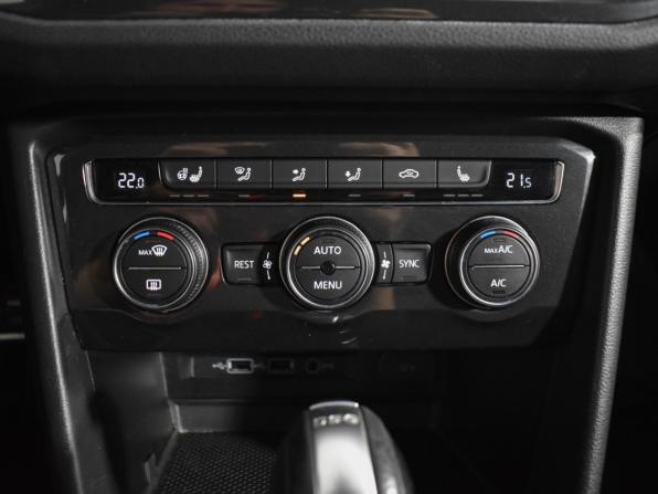 Volkswagen Tiguan II с пробегом 2018 года, цена 2 146 000 рублей, 141919 км, внедорожник, Автокод Объявления