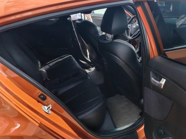 Hyundai Veloster I Рестайлинг с пробегом 2015 года, цена 1 250 000 рублей, 136000 км, хэтчбек, Автокод Объявления