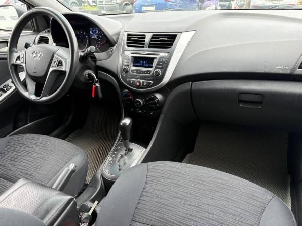 Hyundai Solaris I Рестайлинг с пробегом 2015 года, цена 690 000 рублей, 162000 км, седан, Автокод Объявления
