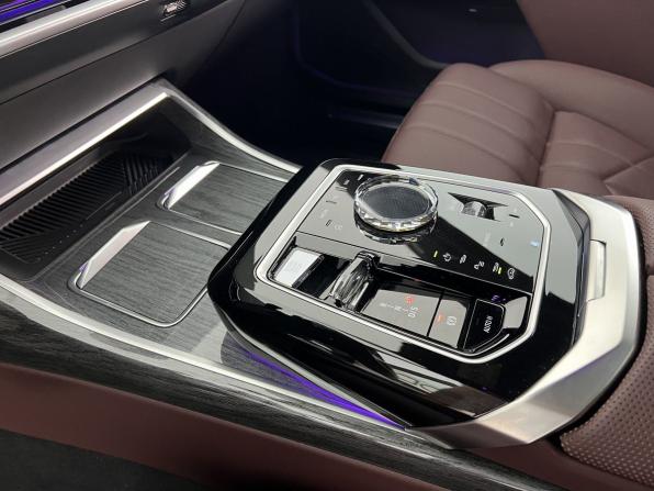 BMW 7 серии VII (G70) с пробегом 2024 года, цена 13 700 000 рублей, 27999 км, седан, Автокод Объявления