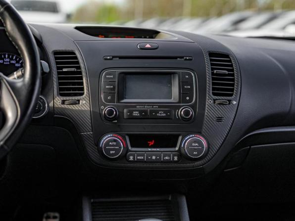 Kia Cerato III Рестайлинг (Classic) с пробегом 2016 года, цена 1 318 000 рублей, 158947 км, седан, Автокод Объявления