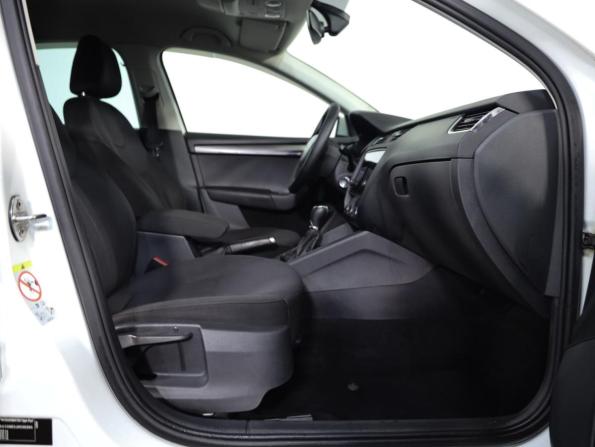 Skoda Octavia III (A7) Рестайлинг с пробегом 2018 года, цена 1 149 000 рублей, 339541 км, лифтбек, Автокод Объявления