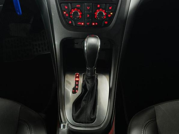 Opel Astra J Рестайлинг с пробегом 2014 года, цена 589 000 рублей, 193000 км, хэтчбек, Автокод Объявления