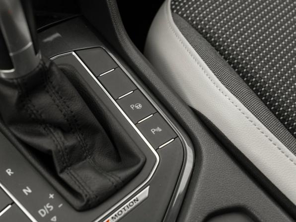Volkswagen Tiguan II с пробегом 2018 года, цена 3 080 000 рублей, 54109 км, внедорожник, Автокод Объявления