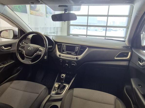 Hyundai Solaris II с пробегом 2017 года, цена 1 355 000 рублей, 158661 км, седан, Автокод Объявления