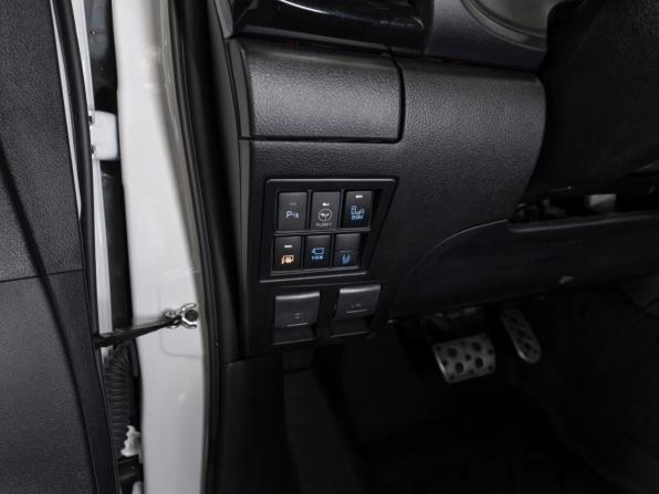 Toyota Hilux VIII Рестайлинг 2 с пробегом 2025 года, цена 7 750 000 рублей, 27 км, пикап, Автокод Объявления
