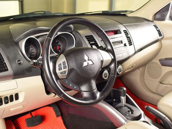 Mitsubishi Outlander II с пробегом 2008 года, цена 1 099 995 рублей, 126614 км, внедорожник, Автокод Объявления