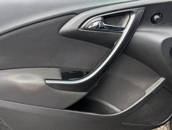 Opel Astra J с пробегом 2011 года, цена 626 000 рублей, 151465 км, хэтчбек, Автокод Объявления