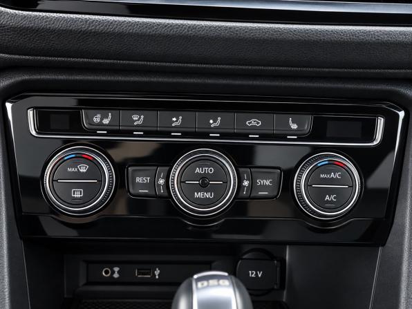 Volkswagen Tiguan II с пробегом 2017 года, цена 2 599 900 рублей, 122000 км, внедорожник, Автокод Объявления