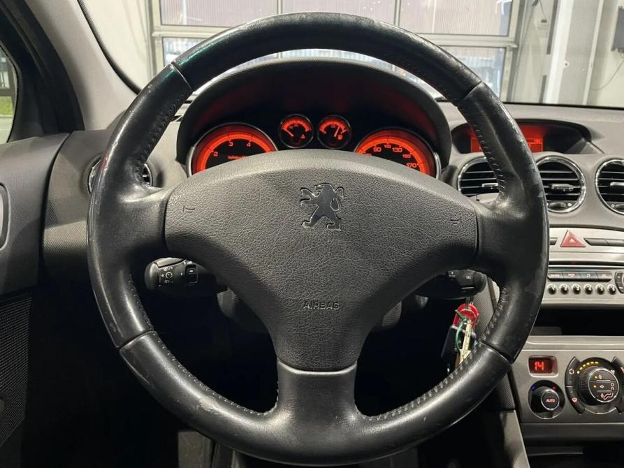 Peugeot 308 I Москва  - изображение 14