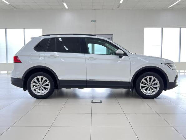 Volkswagen Tiguan II Рестайлинг с пробегом 2021 года, цена 2 280 000 рублей, 132725 км, внедорожник, Автокод Объявления