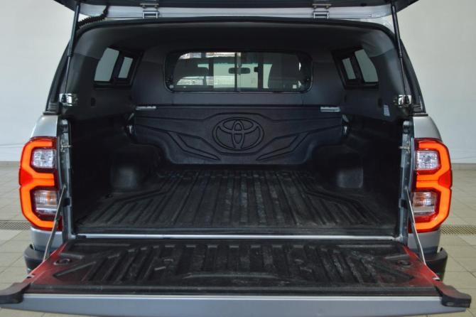 Toyota Hilux VIII Рестайлинг 2 с пробегом 2022 года, цена 5 499 000 рублей, 37000 км, пикап, Автокод Объявления