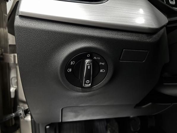 Skoda Rapid II с пробегом 2021 года, цена 1 595 000 рублей, 98979 км, лифтбек, Автокод Объявления
