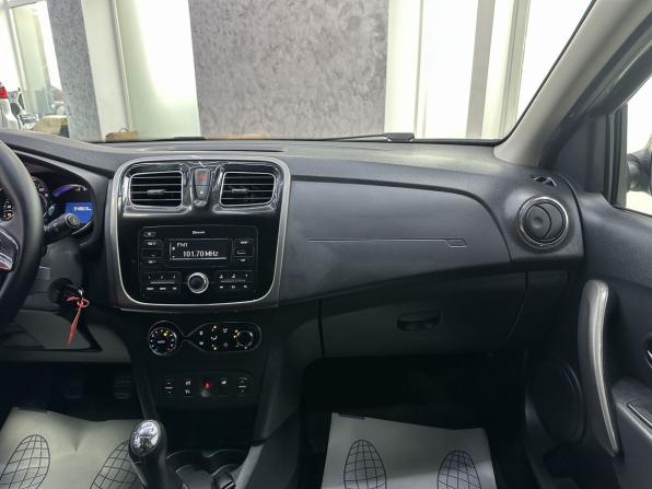 Renault Sandero II с пробегом 2018 года, цена 1 265 000 рублей, 54869 км, хэтчбек, Автокод Объявления