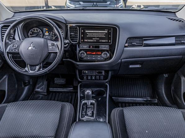 Mitsubishi Outlander III Рестайлинг 3 с пробегом 2019 года, цена 1 866 800 рублей, 169481 км, внедорожник, Автокод Объявления