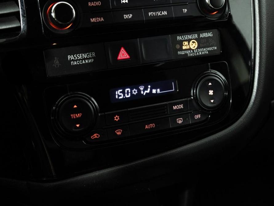 Mitsubishi Outlander III Рестайлинг 2 Санкт-Петербург  - изображение 16