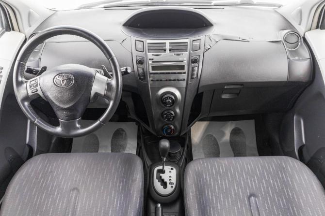 Toyota Yaris II Рестайлинг с пробегом 2009 года, цена 499 000 рублей, 332000 км, хэтчбек, Автокод Объявления