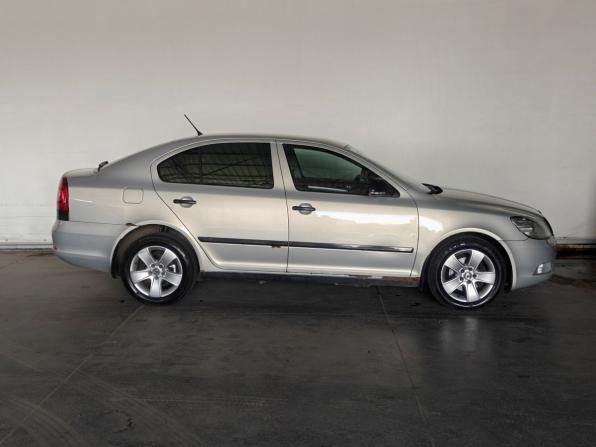 Skoda Octavia II (A5) Рестайлинг с пробегом 2012 года, цена 695 000 рублей, 317875 км, лифтбек, Автокод Объявления
