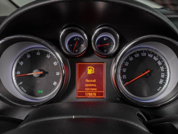 Opel Astra J с пробегом 2011 года, цена 769 000 рублей, 178876 км, хэтчбек, Автокод Объявления