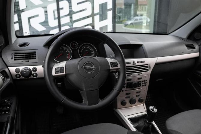 Opel Astra H Рестайлинг с пробегом 2008 года, цена 439 000 рублей, 208763 км, седан, Автокод Объявления