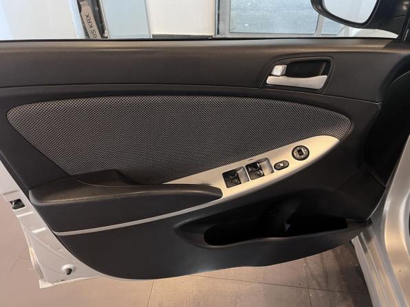 Hyundai Solaris I с пробегом 2011 года, цена 545 000 рублей, 269609 км, хэтчбек, Автокод Объявления