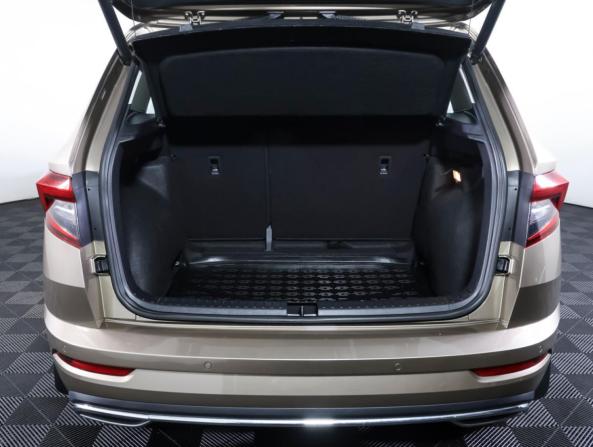 Skoda Karoq I с пробегом 2023 года, цена 2 590 000 рублей, 39330 км, внедорожник, Автокод Объявления