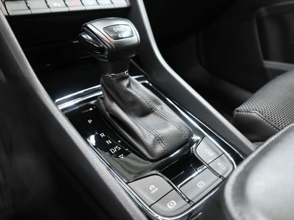 Skoda Karoq I с пробегом 2022 года, цена 2 549 900 рублей, 115000 км, внедорожник, Автокод Объявления