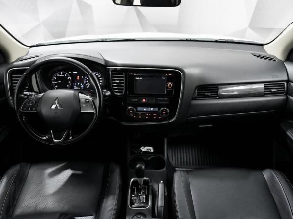 Mitsubishi Outlander III Рестайлинг 2 с пробегом 2016 года, цена 1 790 000 рублей, 225300 км, внедорожник, Автокод Объявления