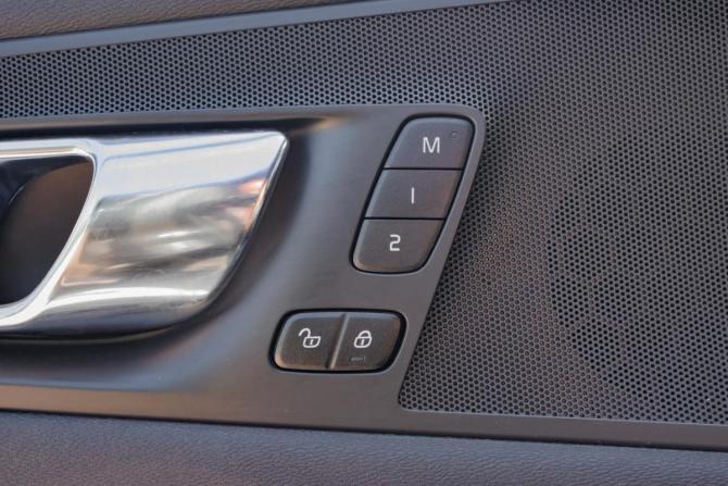 Volvo XC60 II с пробегом 2020 года, цена 2 889 000 рублей, 96212 км, внедорожник, Автокод Объявления